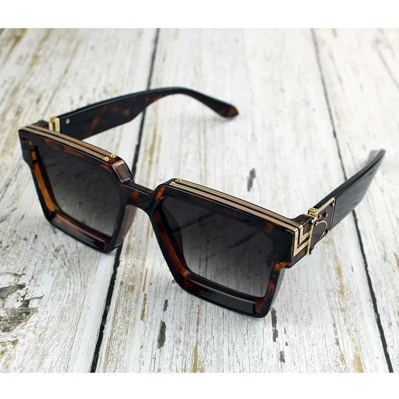 C16 Leopard Gray