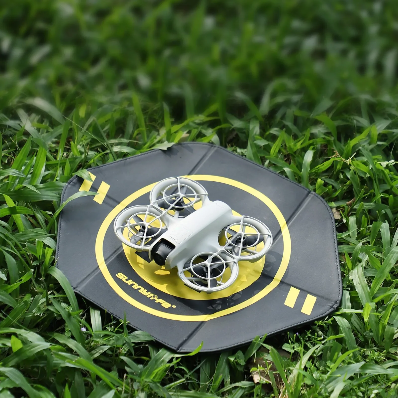 Compact Portable Drone Landing Mat Double Sided Leather Compatible with Popular Models like For DJI NEO & Mini4 Pro