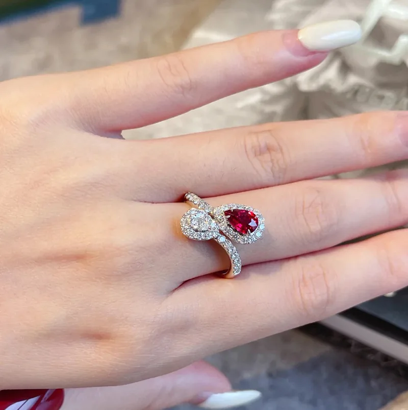 French Light Luxury Niche Design with A High-end Retro Red Zircon Opening Ring for Women To Wear Jewelry on A Daily Basis