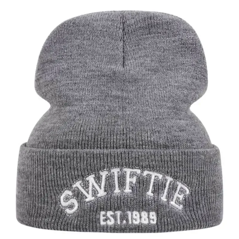 Luxury SWIFTIE Embroidery Beanies Kpop Cotton Winter Warm Ski Mask Hat Outdoor Leisure Bonnets Hat for Women Men Cap Knitted Hat