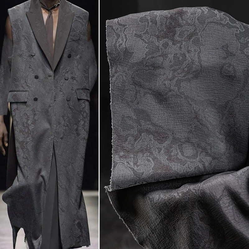 

Темно-серая двухсторонняя жаккардовая ткань с струящимся облачным узором в китайском стиле, креативный пиджак, костюм, ткань для дизайна одежды «сделай сам»