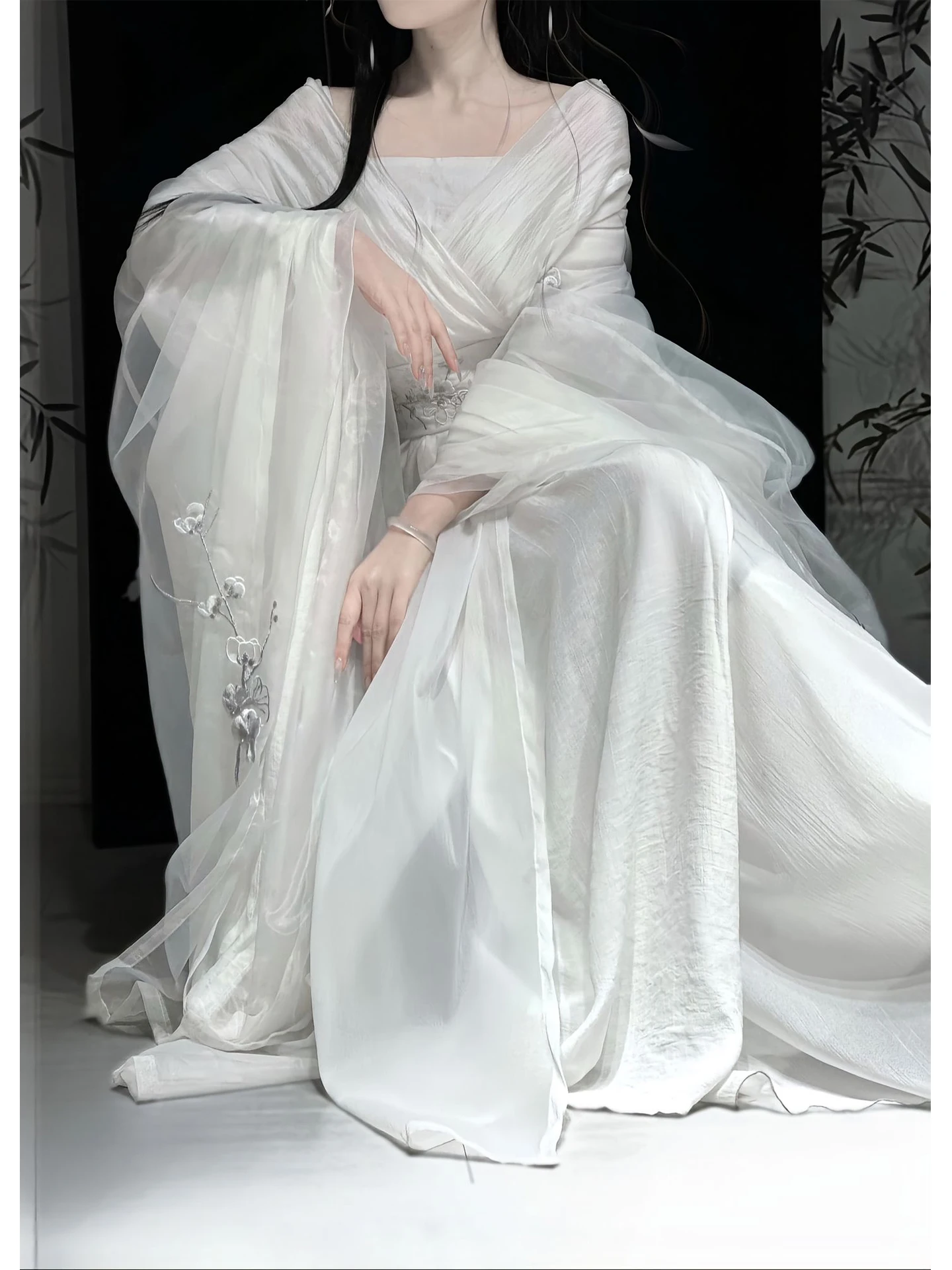 

Chilly Embroidered Hanfu Sleeveless Long Shirt Double Layer Collar Straight Hem Super Fairy Style Chinese Traditional Costume...
