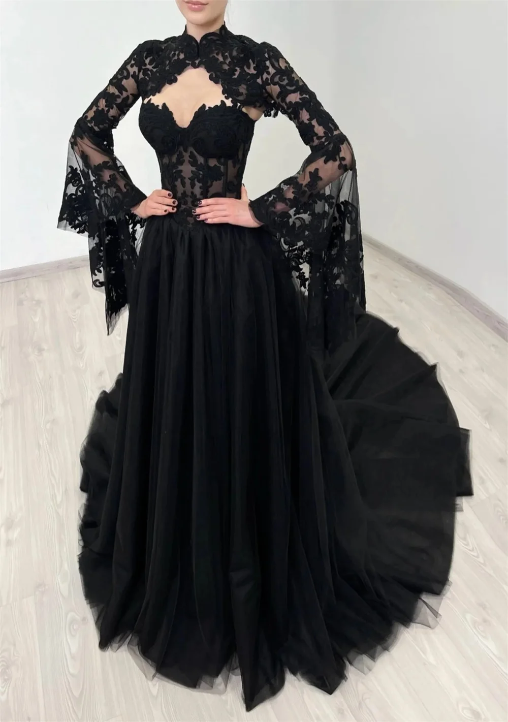 Tokyo Customized Black Sweetheart Neck Wedding Dress Long Sleeves Back Lace-Up Bridal Gowns Court Train A-Line Wedding Gowns