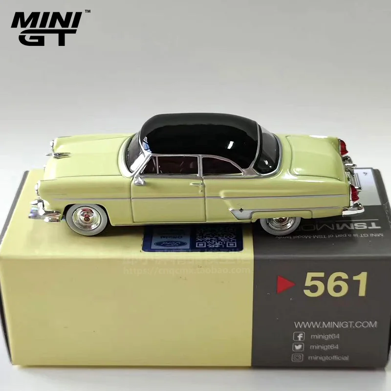 MINI GT 1:64 # 561 Lincoln Capri 1954 Premier Żółty odlewany model samochodu wyścigowego Zabawki dla dzieci Prezent