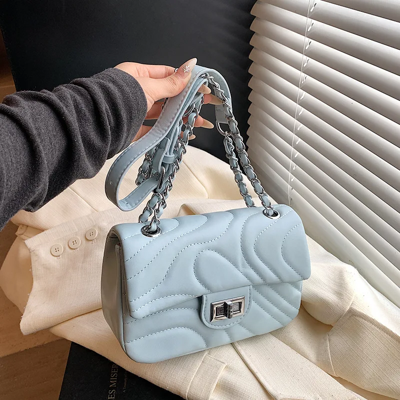 

2025 Niche High-End Embroidered Thread Lock Chain Bag – Fashionable & Versatile Single-Shoulder/Messenger Bag