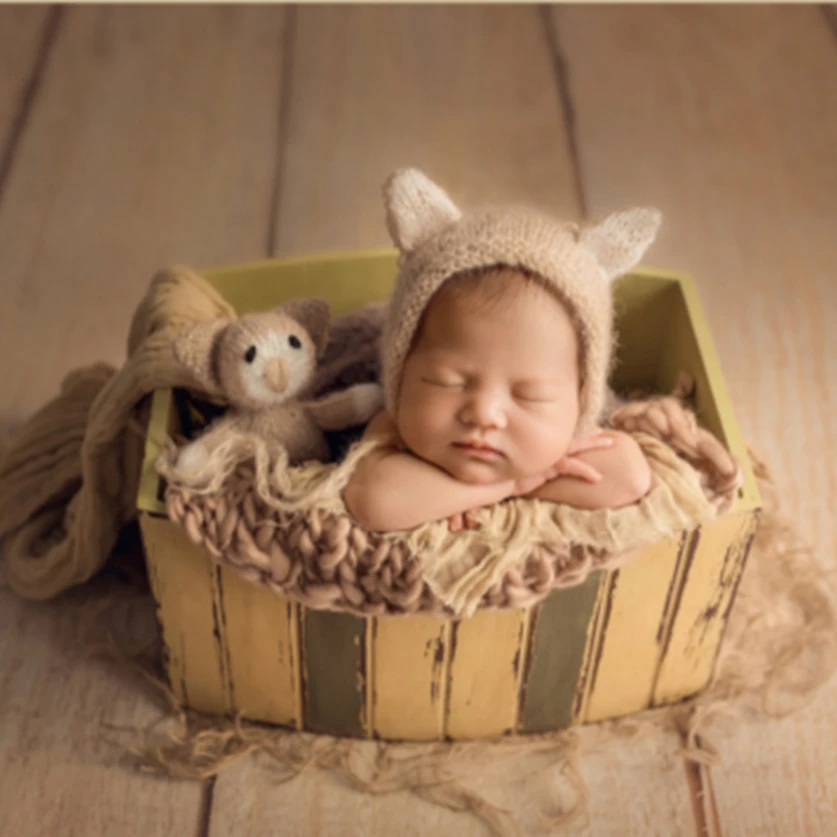 Newborn Photography Props Vintage Wooden Backdrop Posing Bucket Knitting Hat Cute Doll Wrap Set for Baby Studio Photo Shoot