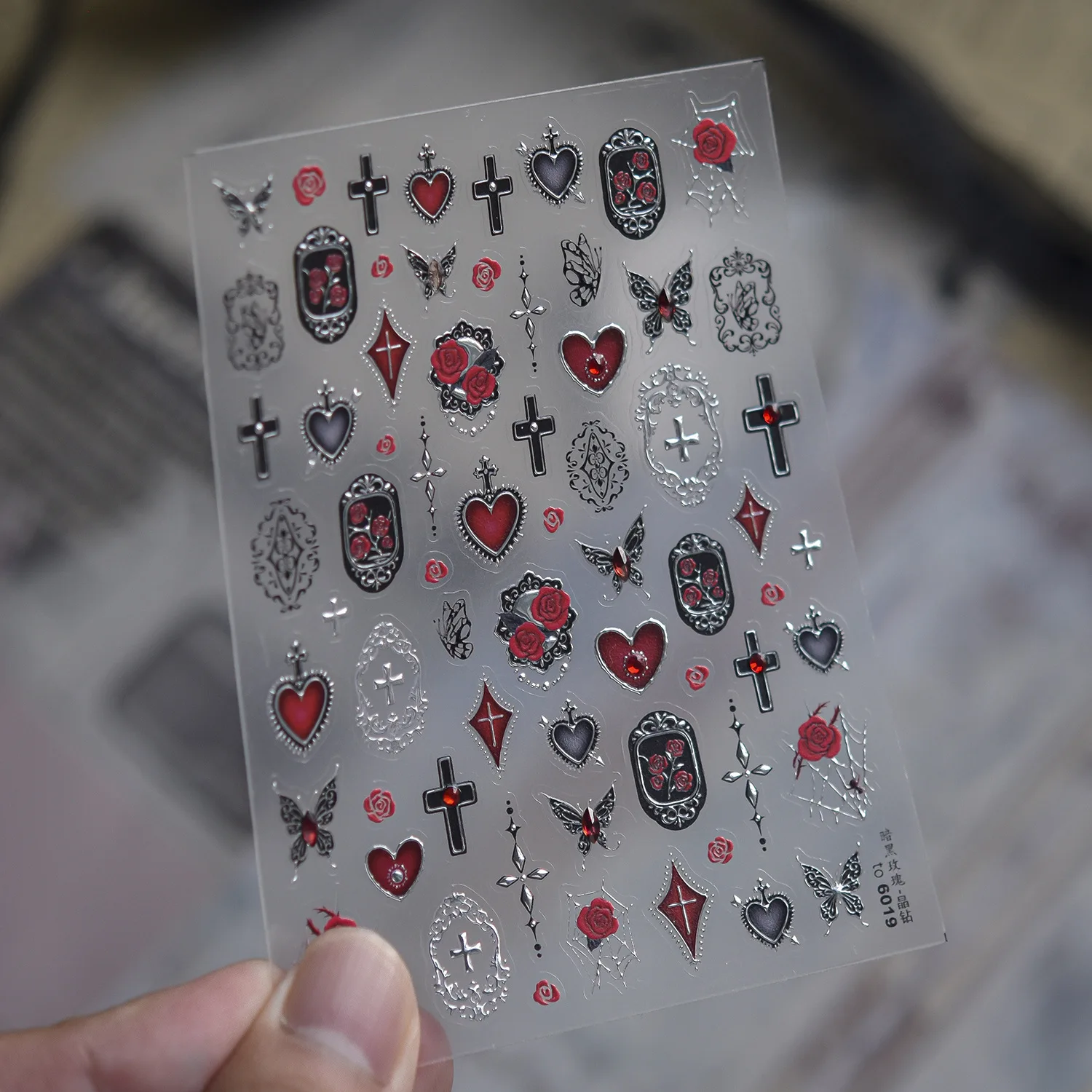 Y2K Dark Gothic Rote Rose Kreuz Herz Schmetterling Retro Schnitzrahmen Strass 5D Nagelkunst Aufkleber Selbstklebende Abziehbilder Maniküre