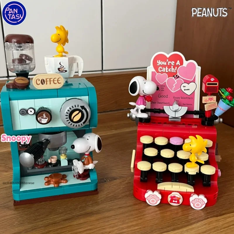 Pantasy Snoopy Retro Robot Building Blocks Camera Typewriter Coffee Machine Assembled Model Toys Ornaments Gifts