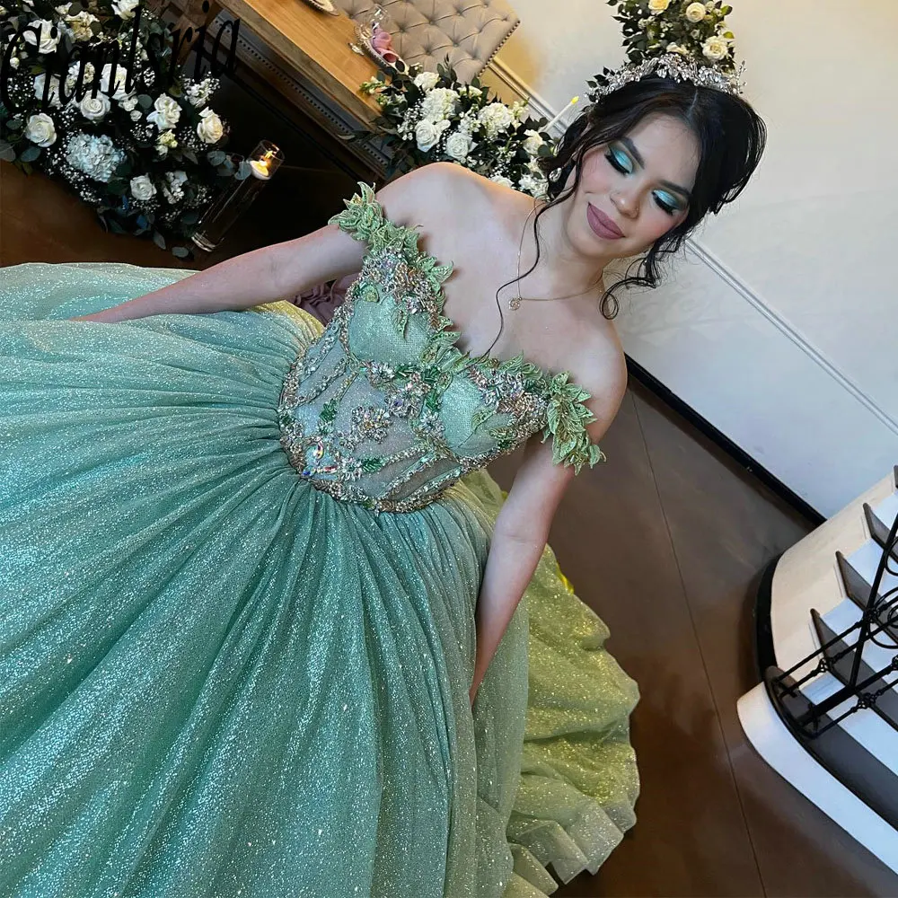 Vestido De baile De quinceañera con cuentas De cristal, Apliques De encaje, corsé, hombros descubiertos, Verde menta, purpurina, 15 Años