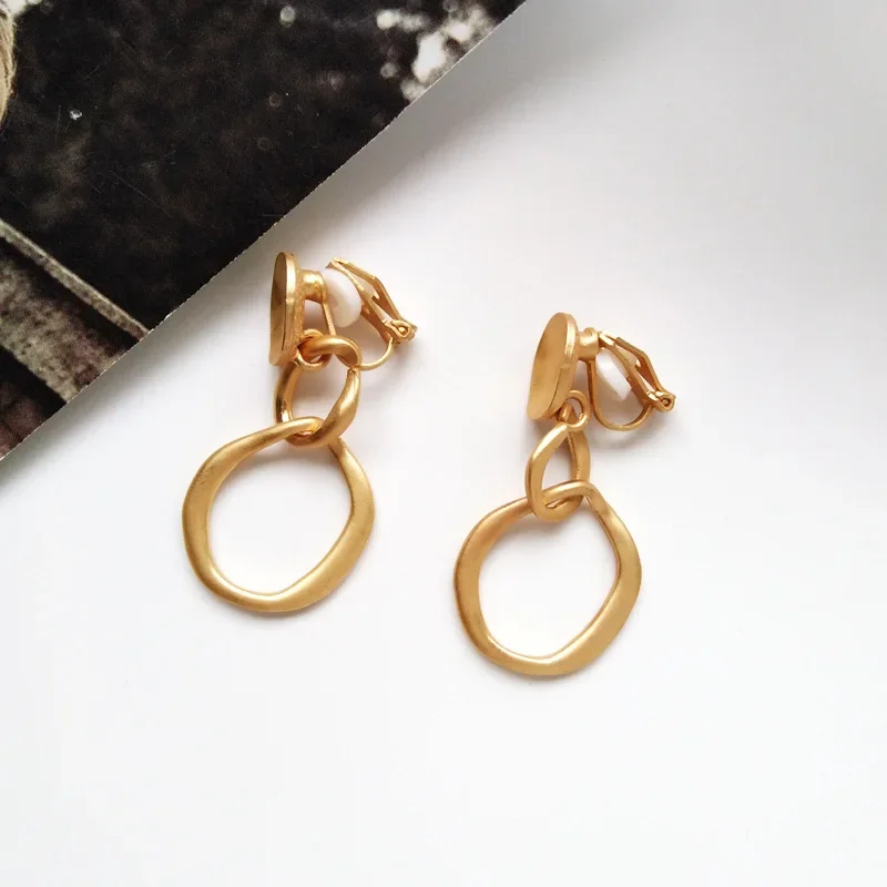 Simple Elegant Hollowed out Metal Round Slice No Pierced Hole Clip Earrings Without Piercing For Women Ears Clip on Earrings