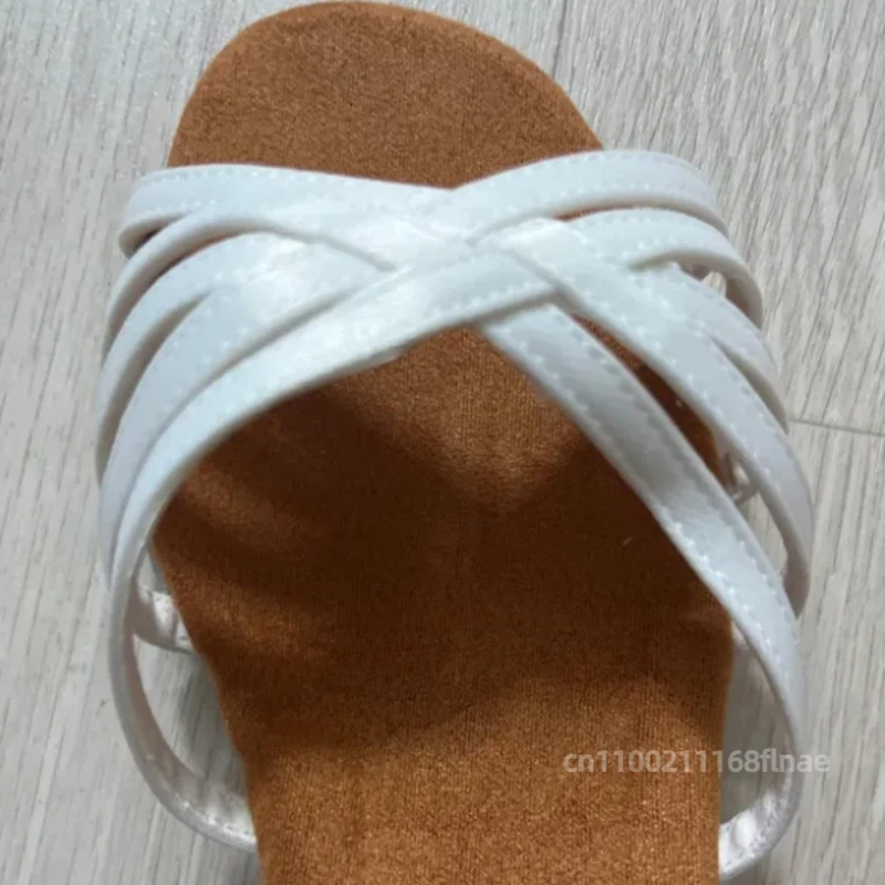 女の子と子供用のラテンダンスシューズ、プロ仕様のソフトソール、夏用子供向け新作ダンス初心者用ダンスシューズ