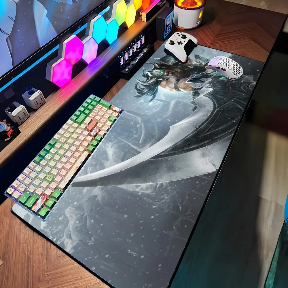 Tryndamere TwistedFate Twitch Mouse Pad Cartoon Lockedge Large Gaming Pad Computer Gamer Keyboard Mat Desk Mousepad PC Desk Pad