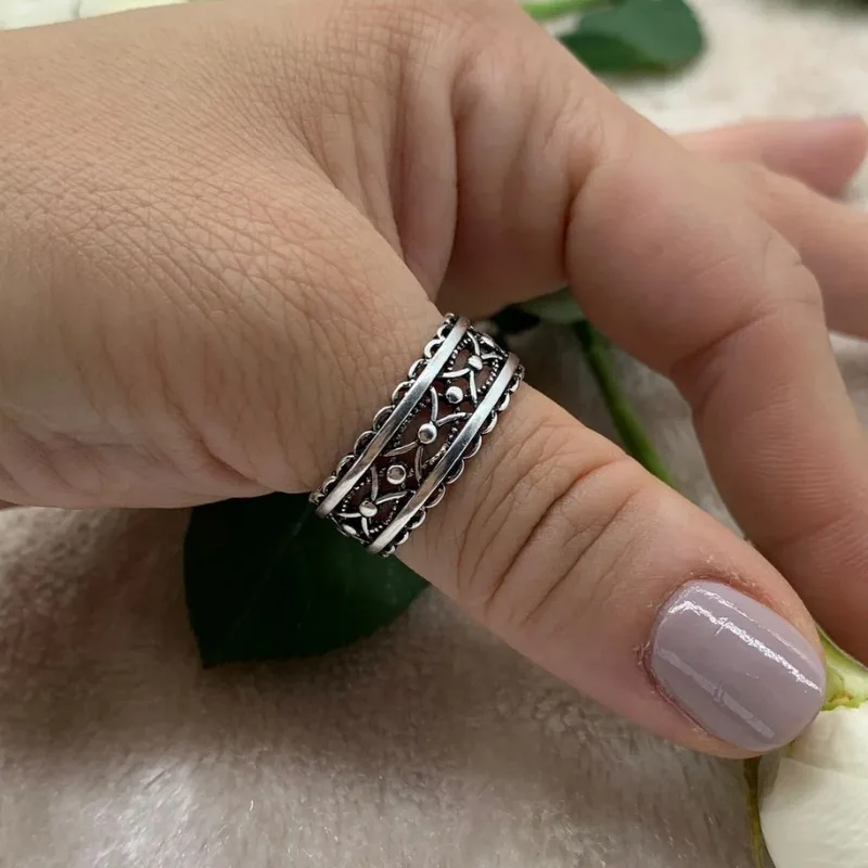 

Vintage Traditional Hollow Pattern Ring Women's Fashion Bohemian Jewelry Opening Adjustment Ring Fashion Girl Accessories