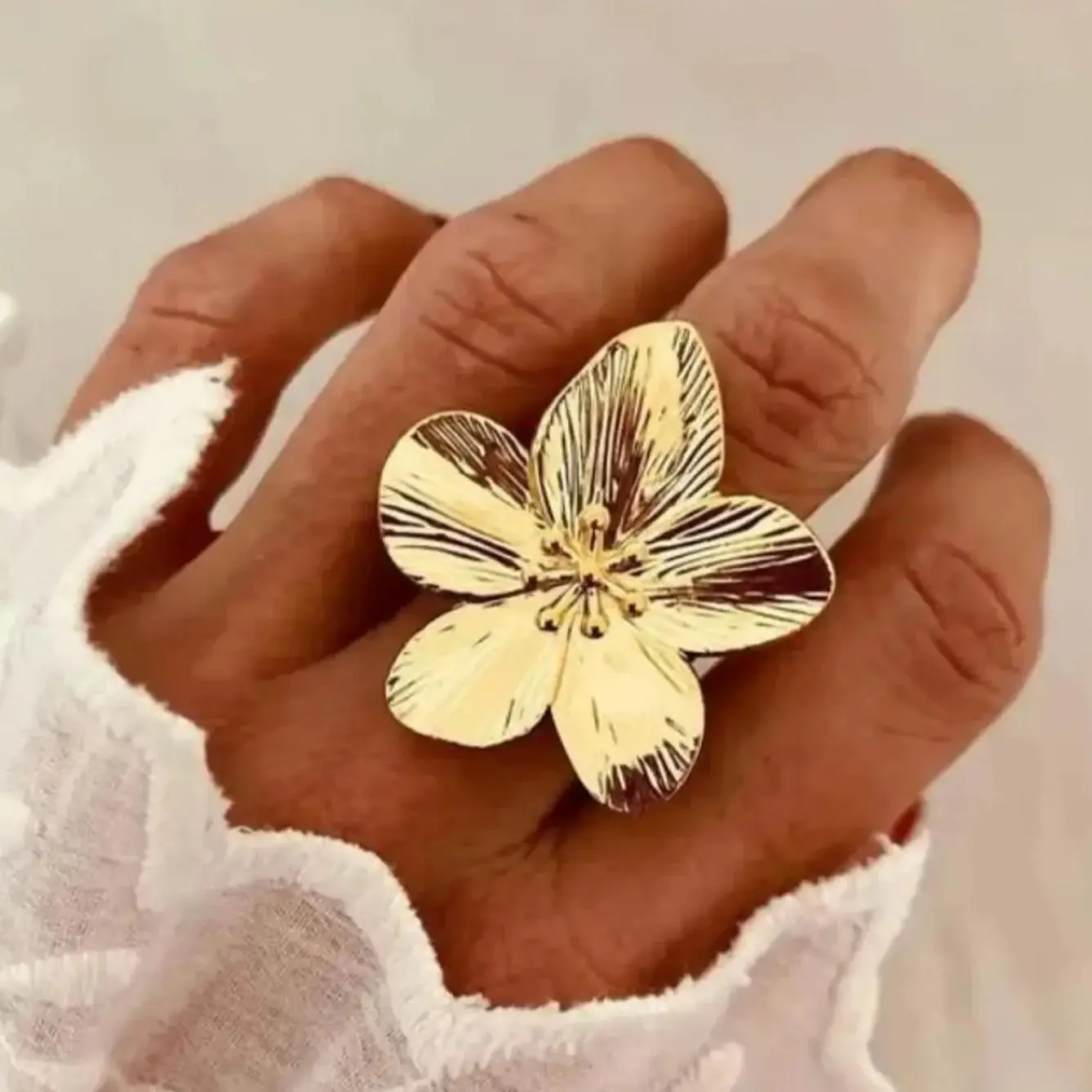 Stainless Steel Exaggerated Big Flower Rings For Women Gold Color Sunflower Finger Ring Female Fashion Aesthetic Jewelry Gift