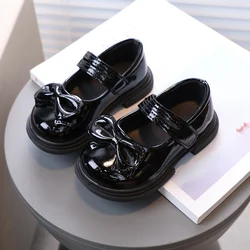 Scarpe piccole in pelle stile britannico per ragazze primavera ed estate bambino Retro fiocco punta tonda scarpe monostrato sandali con suola morbida