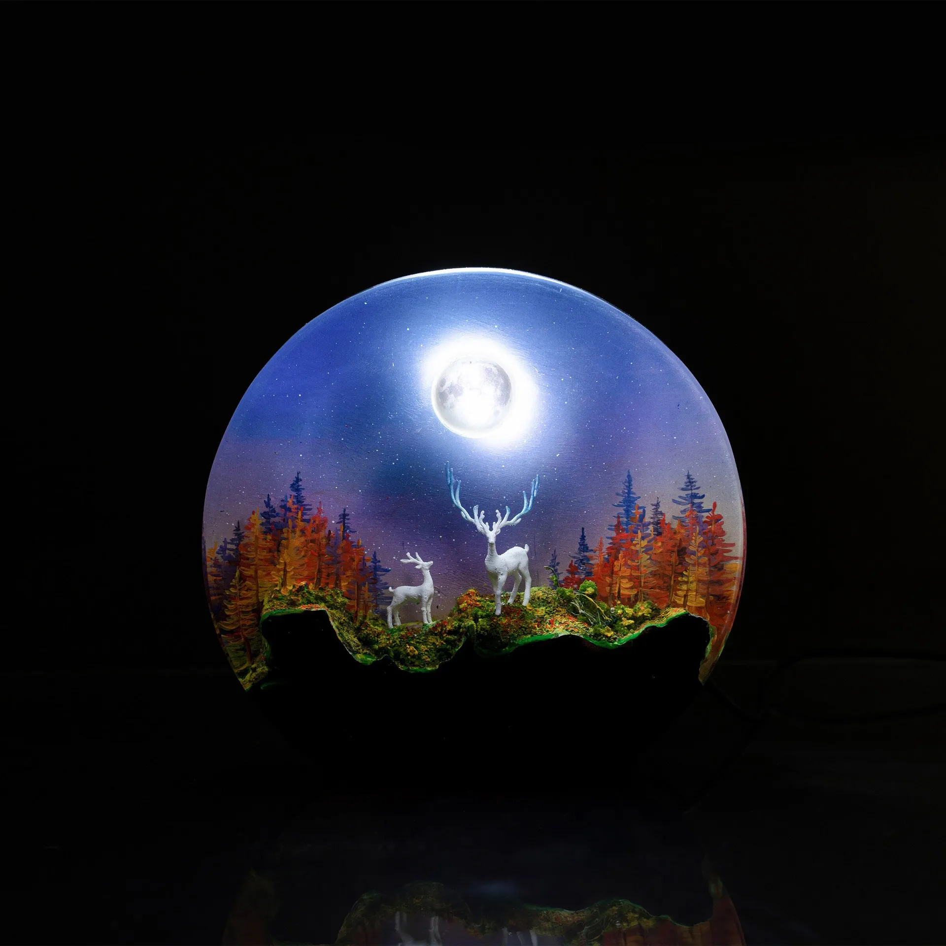 Customized Items Resin Table Light Fantasy Forest Moon Deer LED Night Light Creative Artistic Room Decoration Lamp USB Charge