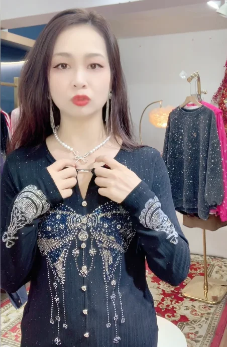 

Hot Rhinestone Shiny Top Women Classic Bow Waist Slimming Black T-shirt Autumn Winter New Elegant V-neck Long Sleeve Base Shirt