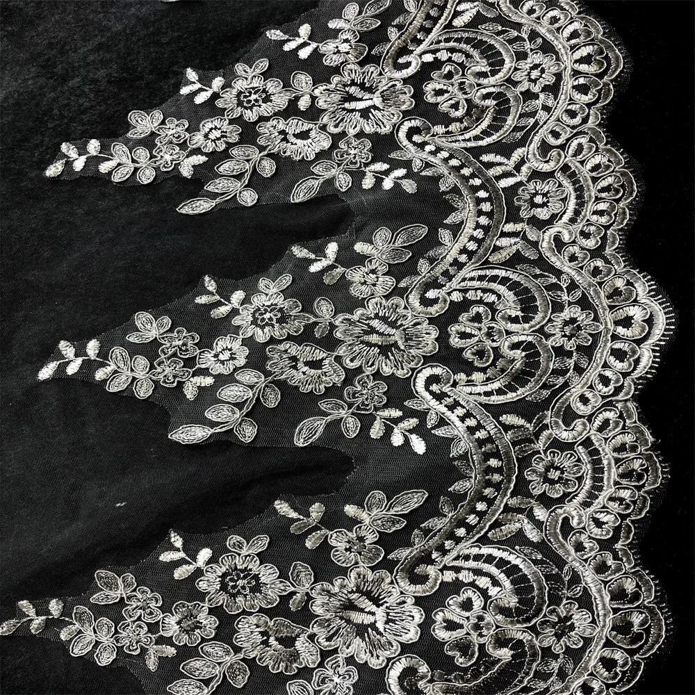New Long Lace Decal Wedding Mantilla Veil 1 Layer 3M 4M 5M Cathedral Length Luxurious Bridal Veil Bridal Veil Accessories image 6