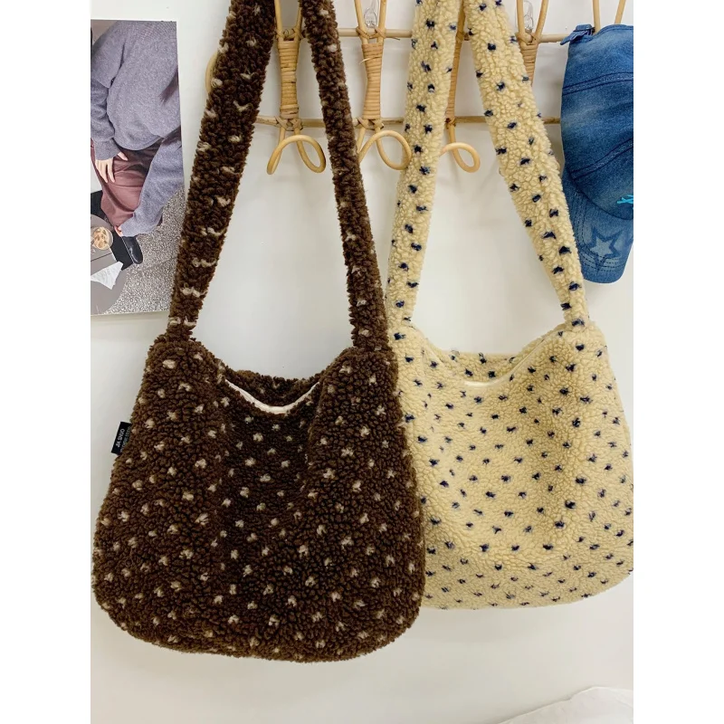 

Korean-style polka dot lamb wool bag for women2025New Autumn/Winter Plush Crossbody Bag Versatile Vintage Commuter Shoulder Bag