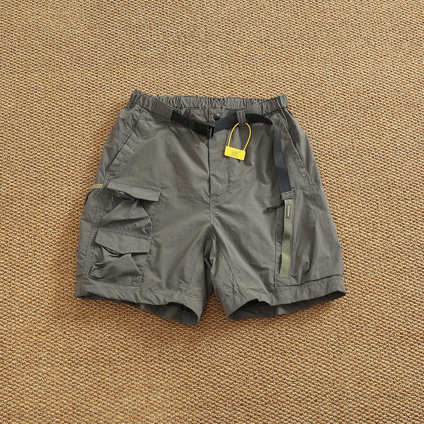 

Уличные быстросохнущие шорты, мужские брюки среднего размера, дышащая сетка, внутренний карман, функциональное качество, спортивные брюки с пятью точками