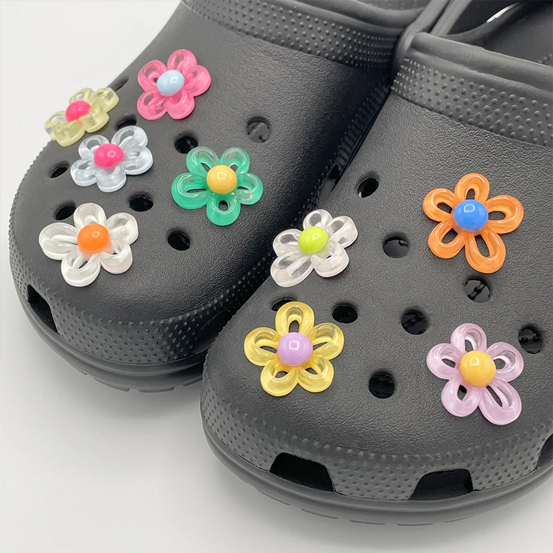 9Pcs New Designer Colorful Flowers Shoe Charm Accessories For Women\'s Sandals Slippers DIY Fashion Shoe Pin Fit Clogs Decoration