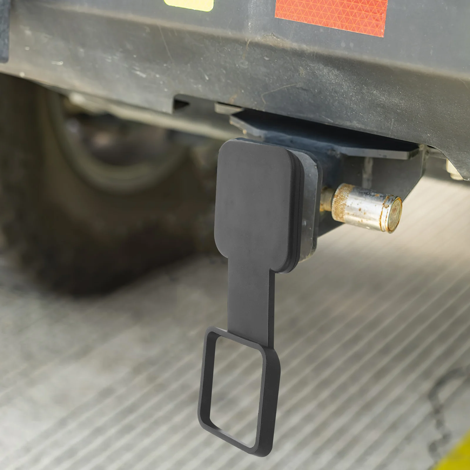 

Trailer Hitch Cover 2-Inch Tow Hook Dust Plug Protective Cap for Trucks Rvs Trailers Heavy-Duty Weatherproof Fit Secure Easy
