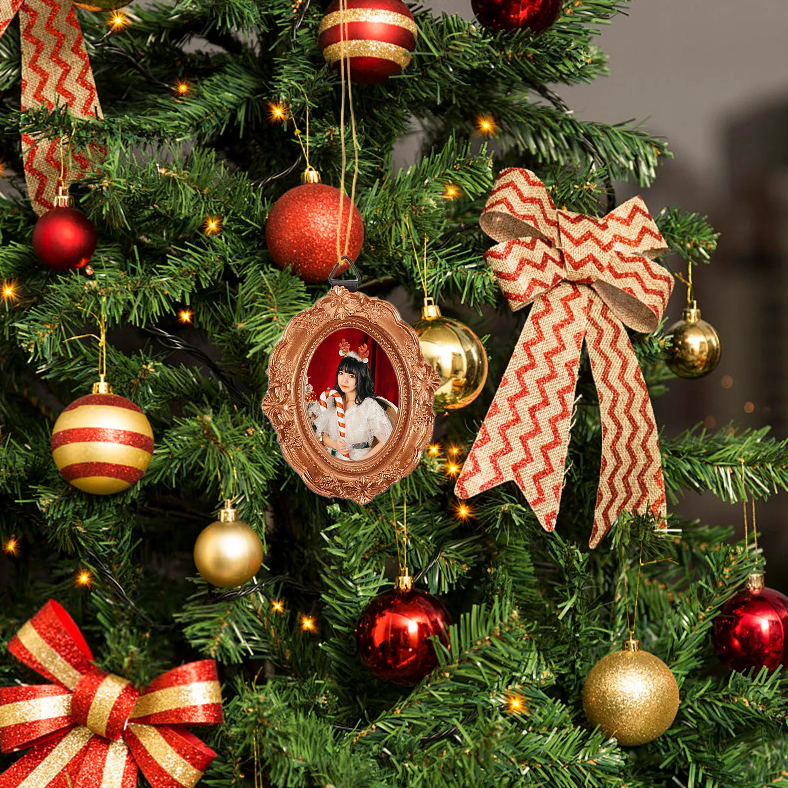 

Victorian Style Photo Frame Ornament Mini Golden Retro Picture Frame With Rope Vintage Hanging pendant Xmas Holiday Party decor