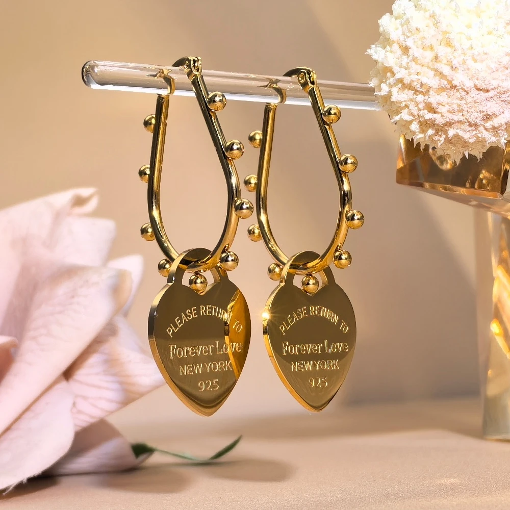 Pendientes de estilo Vintage con colgante de corazón para mujer, aretes de tuerca de acero inoxidable de Color dorado, accesorios de joyería, regalos al por mayor