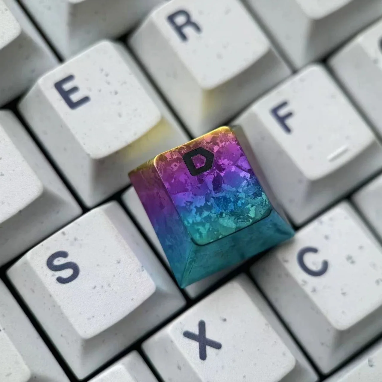 Titanium Dimension WASD Keycaps, Colorful Titanium Alloy Keycaps, Customized Metal Single Keycaps with Personality.