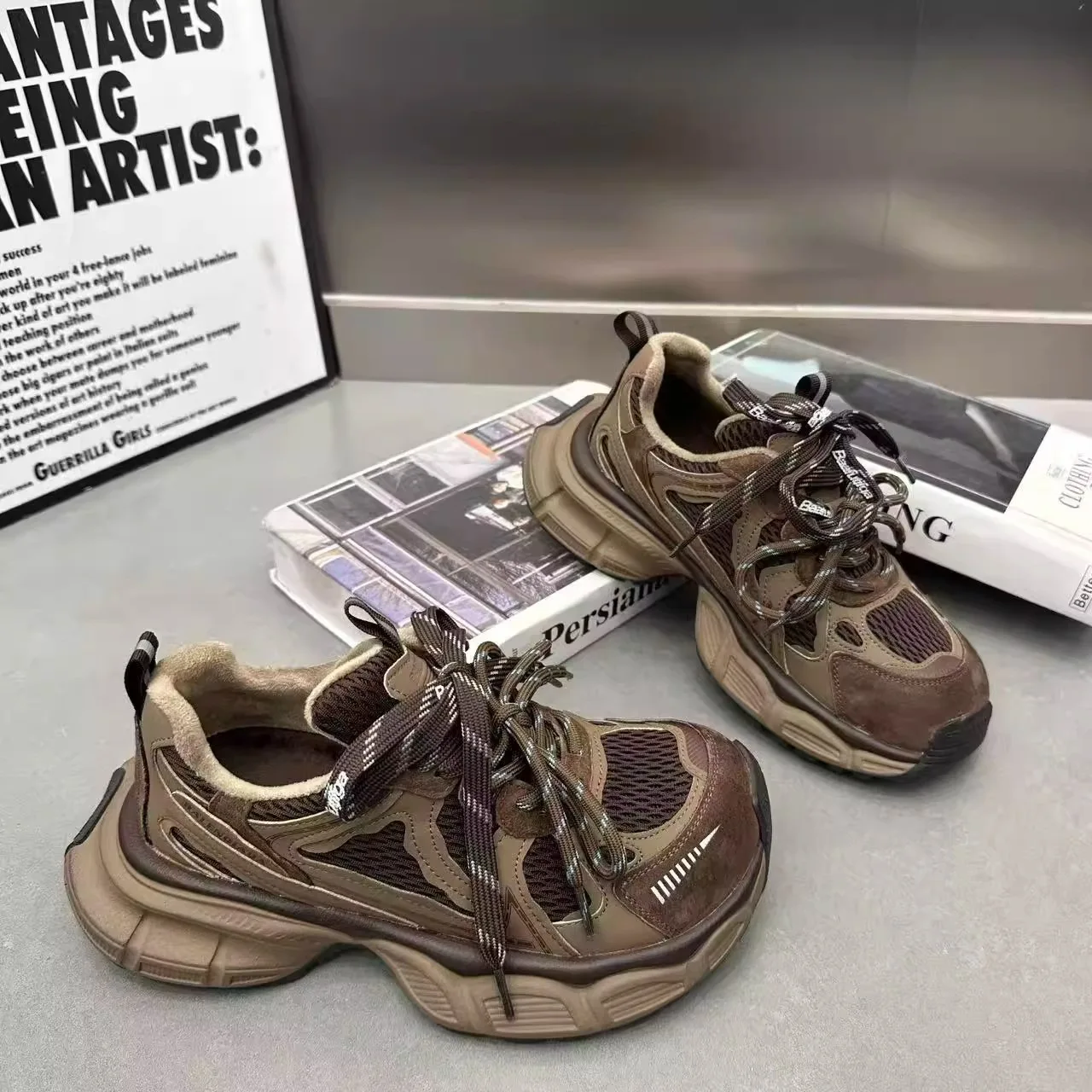 أحذية ريترو أبي للنساء 2025 مجموعة خريف جديدة سميكة القاع متعددة الاستخدامات لينة القاع أحذية رياضية وترفيهية مريحة