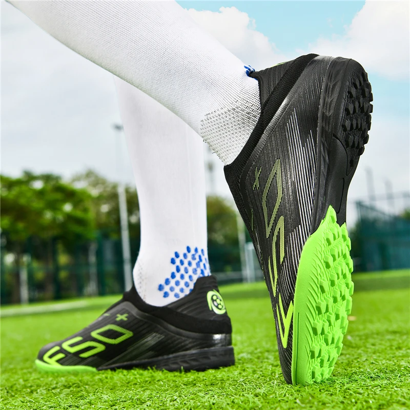 Men New Professional Resistant Casual Top Quality Non Slip Football Boots Sneakers Breathable Ultralight Field Fast Soccer Shoes