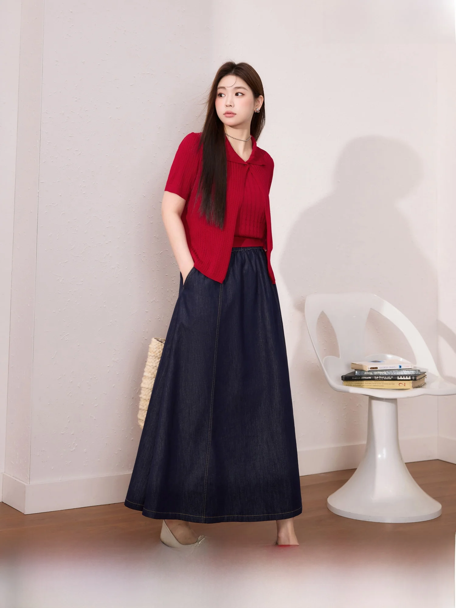 

Новый летний комплект: синий кардиган большого размера с открытыми рукавами и простой красный джинсовый сарафан с завышенной талией для женщин, визуально стройнящий фигуру