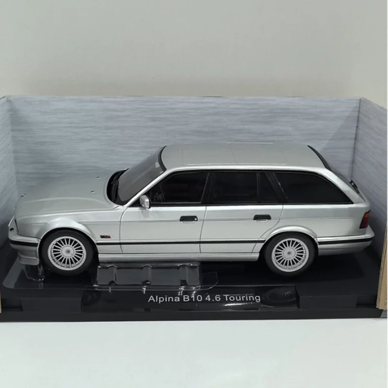 

MCG 1/18 Scale ALPINA B10 4.6 TOURING Alloy Car Model Static Collection Decorated Holiday Gifts Toys Classic Souvenir Gift