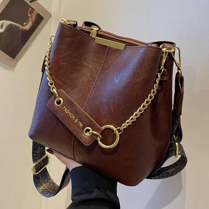 

Large Capacity Bag Women's New Fashion Single Shoulder Crossbody Bag with Bucket Bag Simple Handbag Purses and Handbags