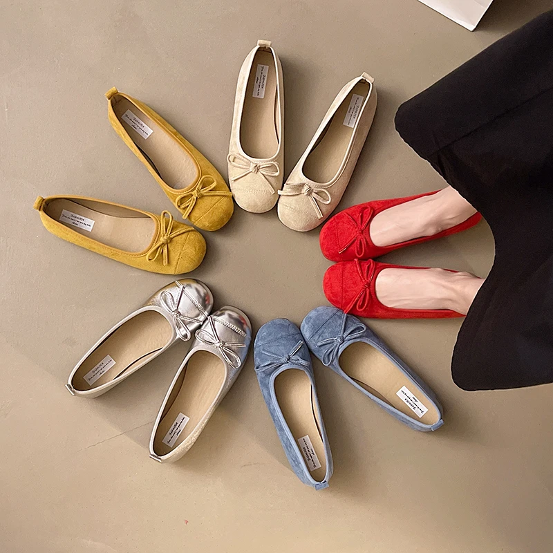 Frühlings- und Herbst-Retro-Mokassin-Damenschuhe mit niedrigem Absatz und weicher Sohle, modische und vielseitige Samt-Freizeitschuhe 2025