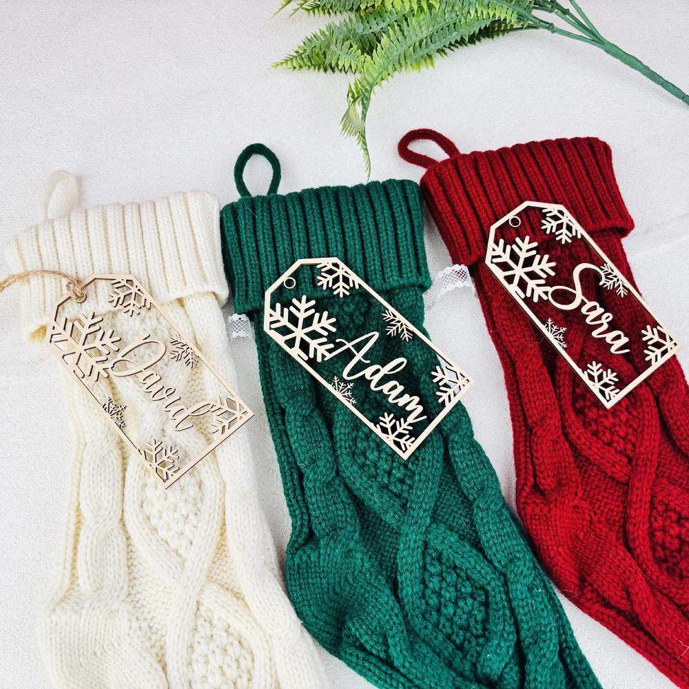 

Custom Wood Christmas Name Tag Snowflake Present Gift Tag for Holiday Decorations And Christmas Party