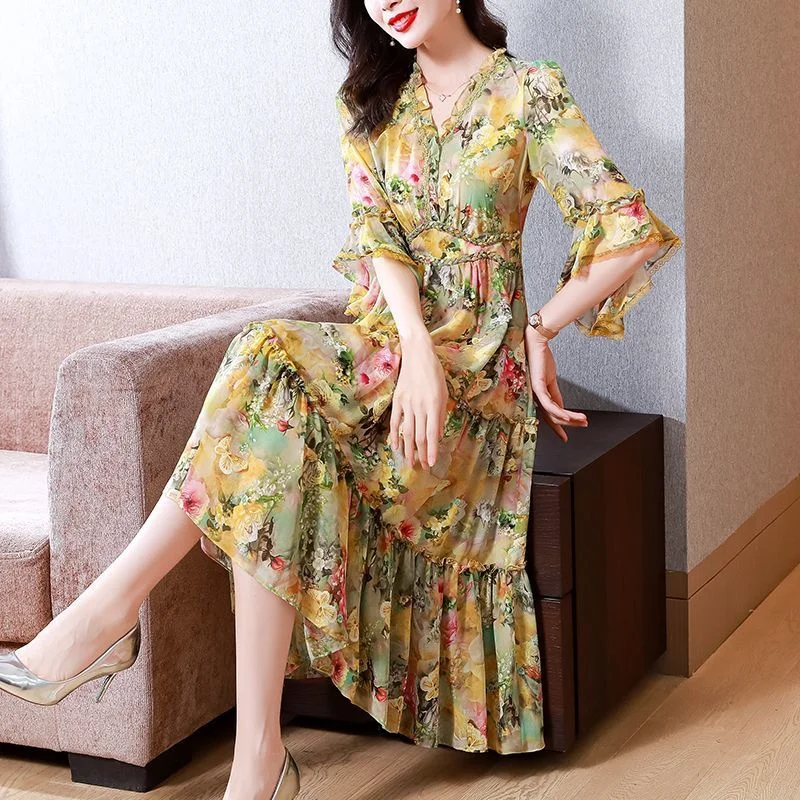 2024 Summer Women's Korean Print Chiffon 3/4 Sleeves Dress Female New Slimming and Flesh Covering V-neck Long Knee Length Dress