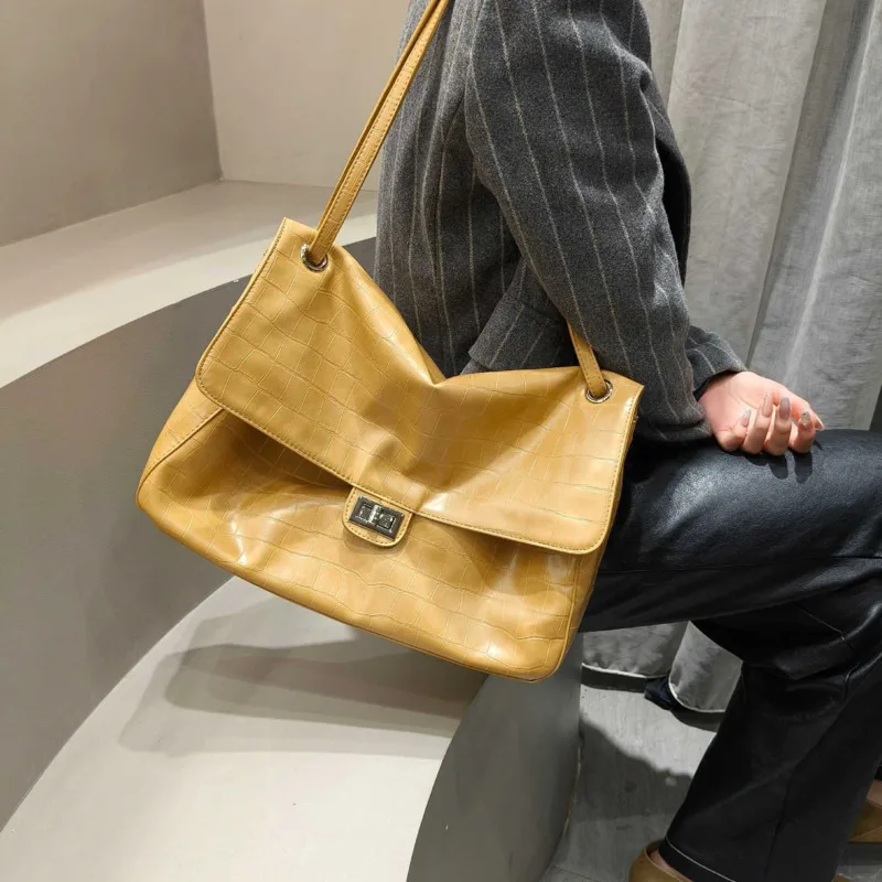 Vintage Crocodile Pattern Flap Lock Shoulder Bags Women Leather Large Capacity Lady Tote Bag INS Fashion Commute Messenger Bag