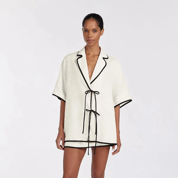 

2025 New Women's Set: Flip Collar Five Quarter Sleeve, Lace Up Cardigan Top Contrasting Color, Hip Hugging Skirt Two-piece Set