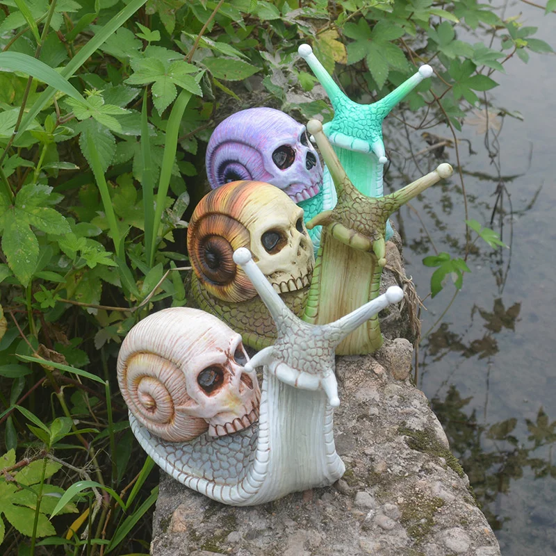 

New Halloween Skeleton Snail Skull Sculpture Gothic Garden Home Decoration Resin Crafts