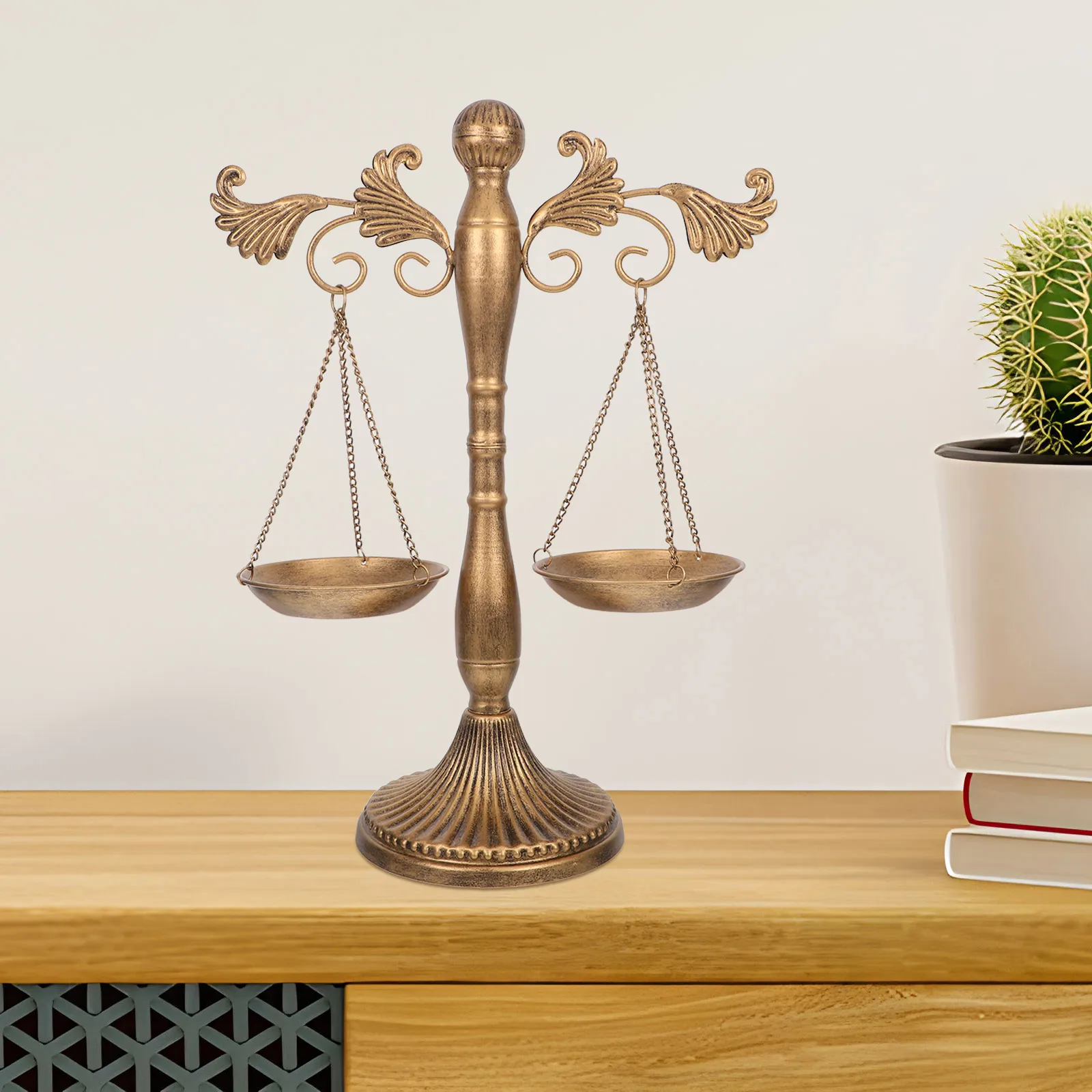 

Iron Libra Statue Sculpture Decorative s Jewelry Organiser Balance Scale Scales Farmhouse Style