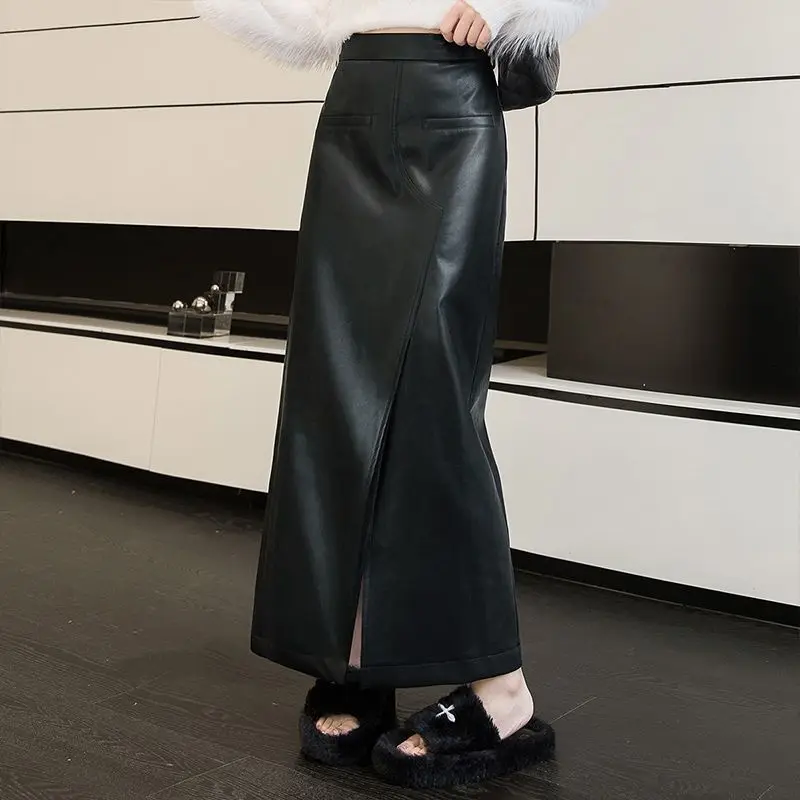 

Кожаная юбка на осень-зиму 2026: длинная, сексуальная, с высокой талией, прямого кроя, средней длины, с разрезом