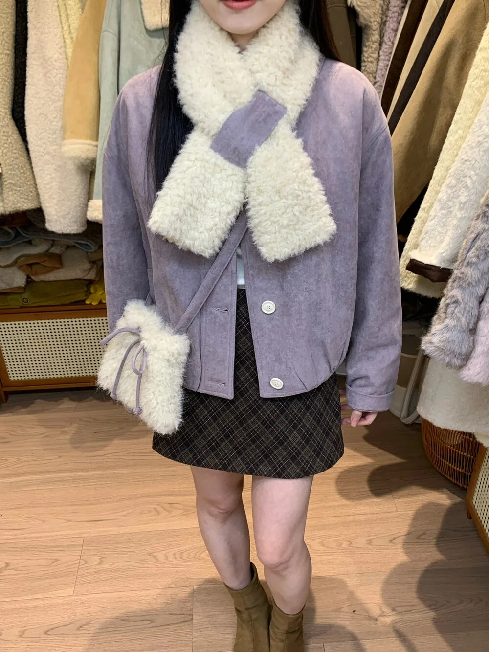 

Fashionable Versatile White Duck down Short Jacket 2025 Winter New Arrival Korean Style Women's Coat with Scarf And Bag