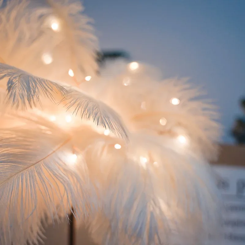 Creative Feather Table Lamp Warm White Light Tree Feather Lampshade Girl LED Wedding Decorative Lights Birthday Gift Home Decor