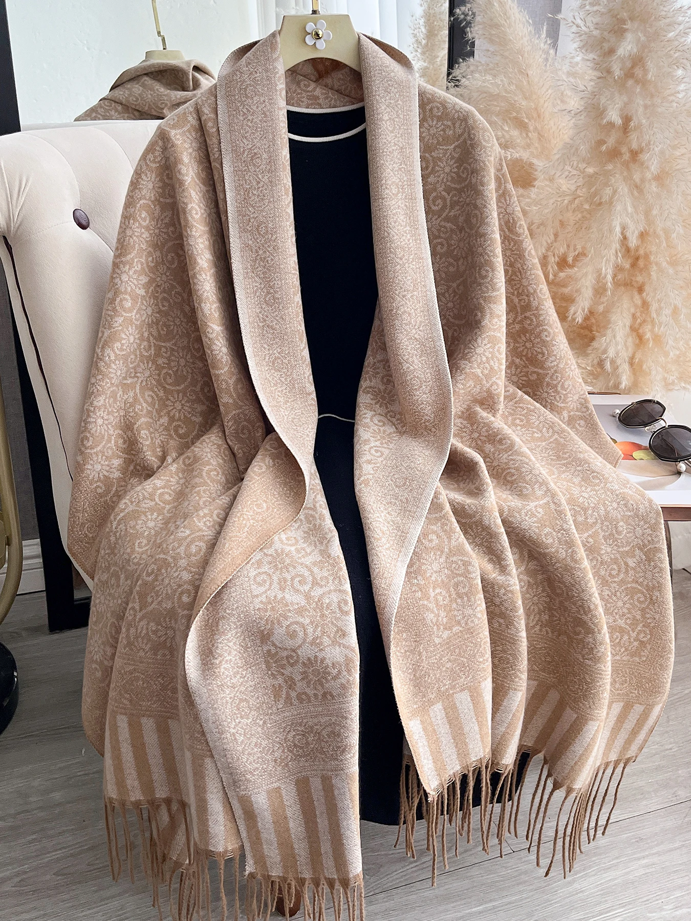 Luxury Jacquard Tassel Shawl for Women, Soft Warm Large Blanket Wrap Scarf, Classic Damask Print Winter Outerwear Cover Up