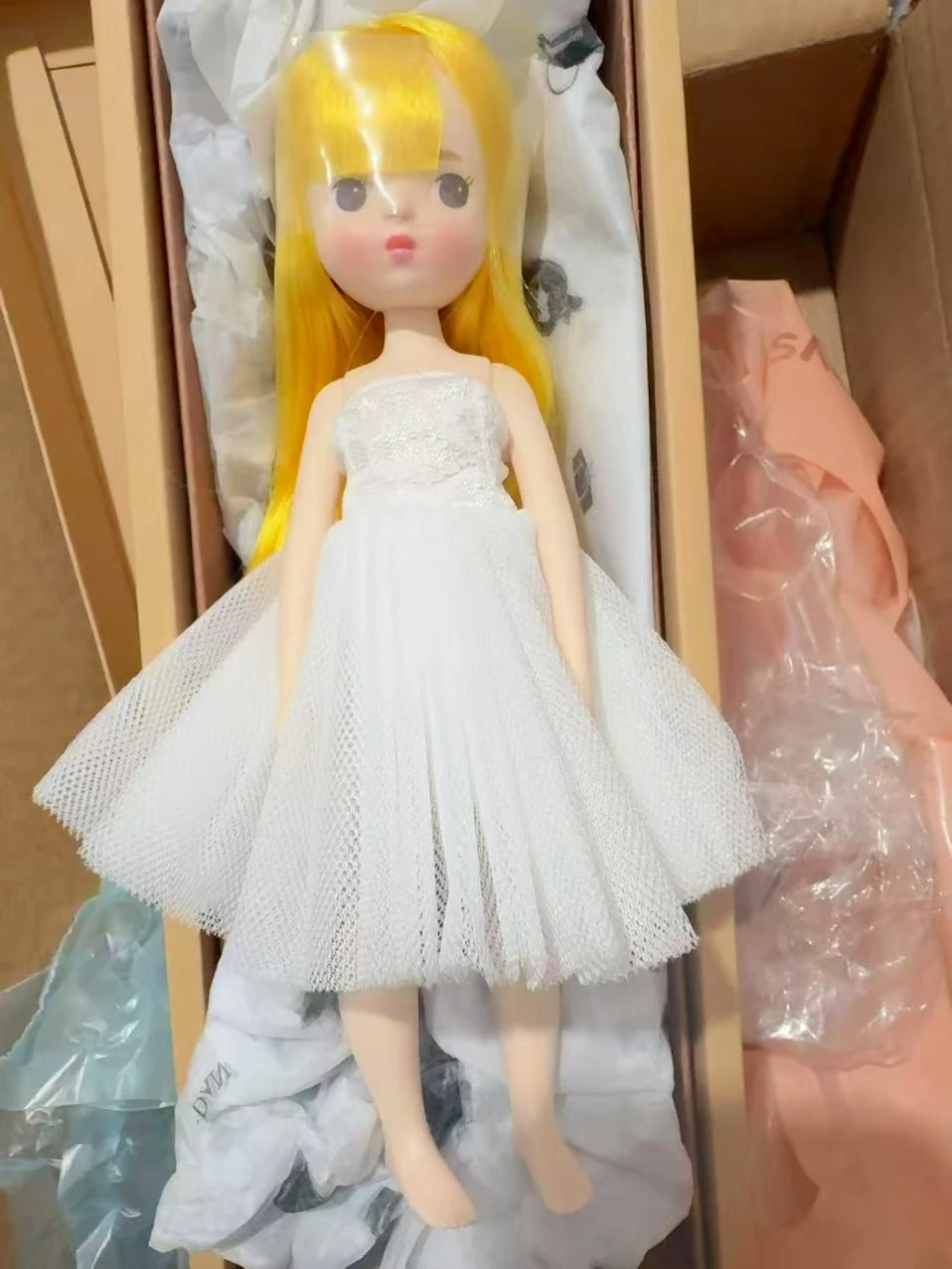 

Eggydoll Eggy Round Face BJD Doll Designer Toys Special Exclusive Beautiful Girl Figure Customized Body BOKKA Square Face Gift