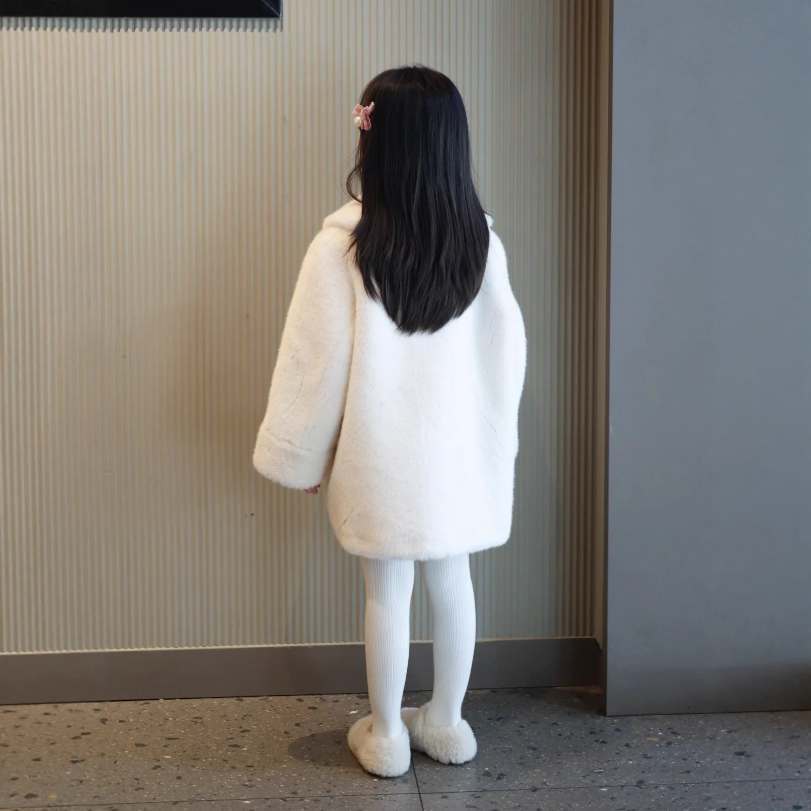 2025 New Winter Clothing Girls Fur Coat Middle and Large Childrens Collar Coat Thickened Long Hairy Top
