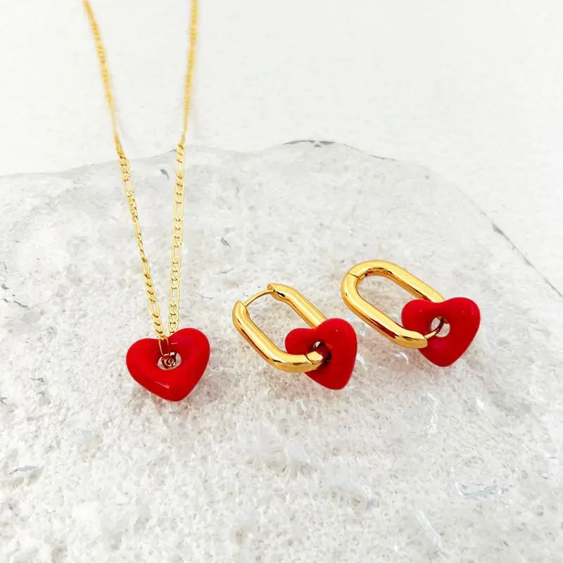 

2024 Summer New French Retro Manufacturer Supply Red Heart Love Shaped Earrings Earstuds Hoop Necklace Wholesale Jewelry Set