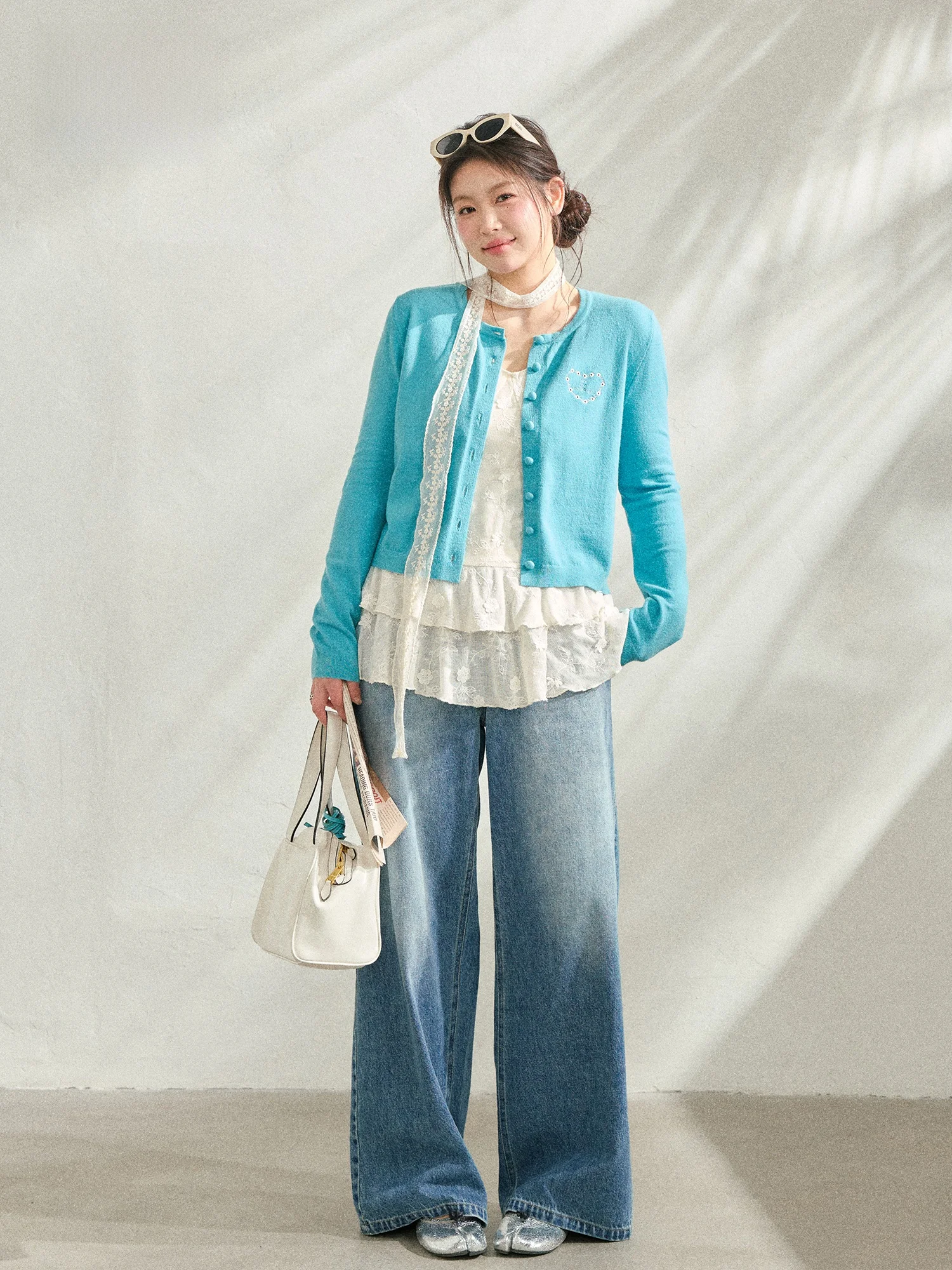 

Комплект Spring Lake с синей кружевной отделкой и белыми бретелями, длинные брюки с высокой талией, модный корейский наряд больших размеров для женщин