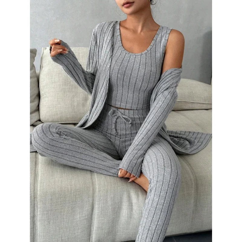 ensemble-de-vetements-d'interieur-trois-pieces-x-60429-en-tissu-cotele-confortable-et-doux-pour-se-detendre-a-la-maison